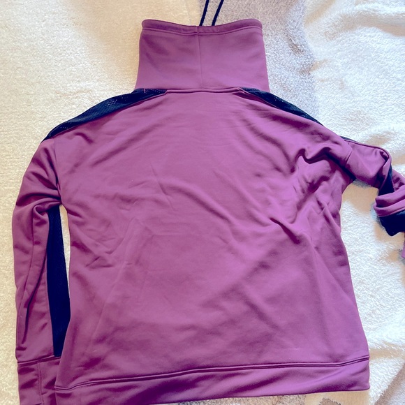 Under Armour Sweatshirt - Picture 3 of 3